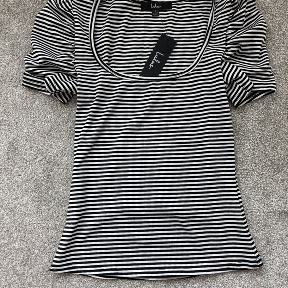 Lulus striped short sleeve top black and white - Picture 2 of 3